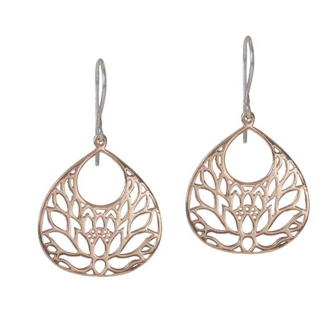Friede Findet | Kleine Bronze Lotusblüten Ohrringe Friede Findet | Kleine Bronze Lotusblüten Ohrringe von JewelryEvolutionShop