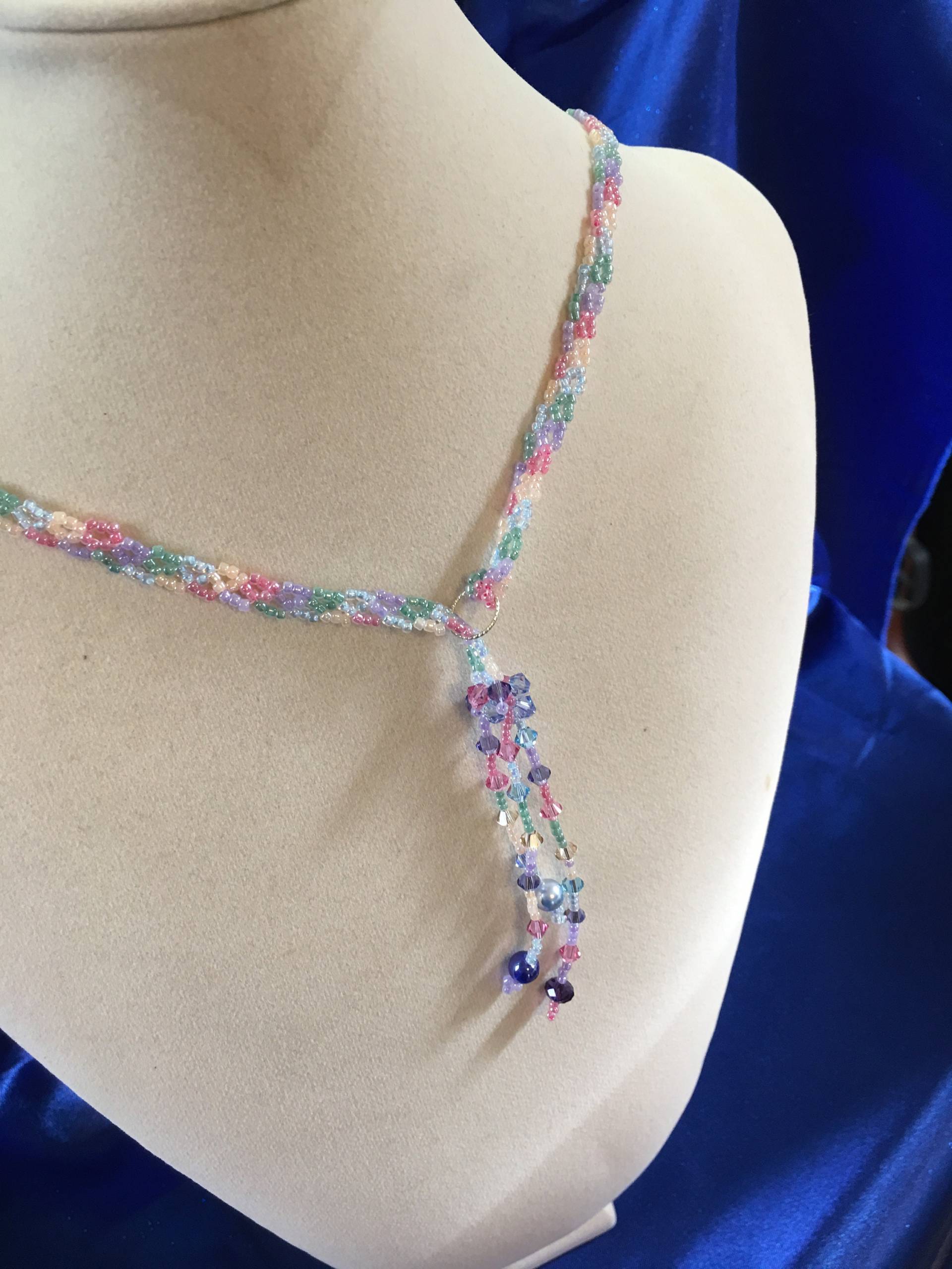 Lariat Beadweave Mehrfarbige Halskette Lariat Beadweave Mehrfarbige Halskette von JewelryForUsBySharon