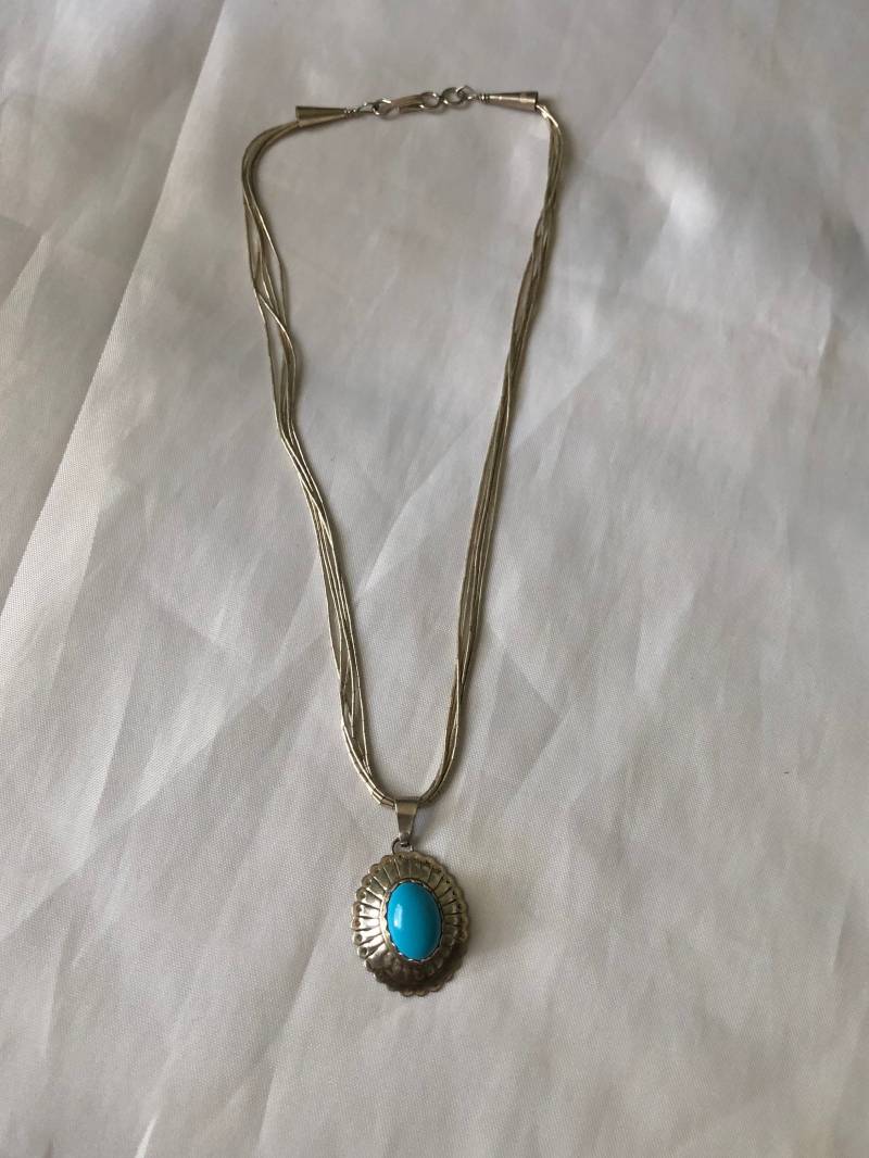 Vintage 5 Strang Flüssigkeit Sterling Silber Kette Mit Türkis Anhänger von JewelryGaloreGifts