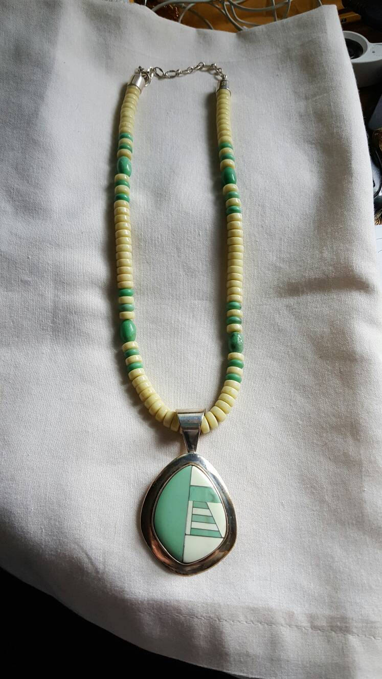 Vintage Designer Signierte Jay King Sterling Silber Perlenkette Und Inlay Anhänger Vintage Designer Signierte Jay King Sterling Silber Perlenkette Und Inlay Anhänger von JewelryGaloreGifts