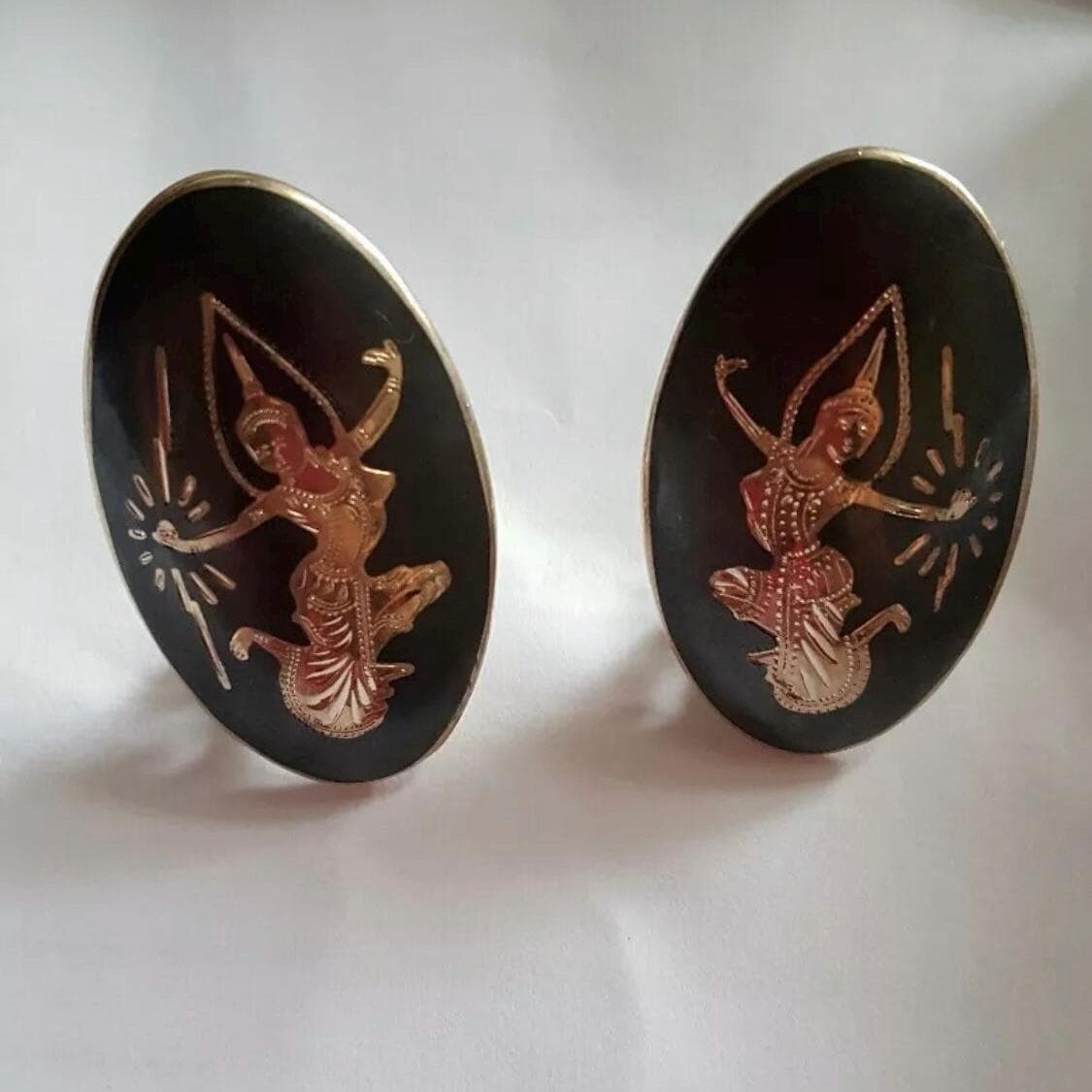 Vintage Sterling Silber Schwarz Emaille Ohrclips Vintage Sterling Silber Schwarz Emaille Ohrclips von JewelryGaloreGifts