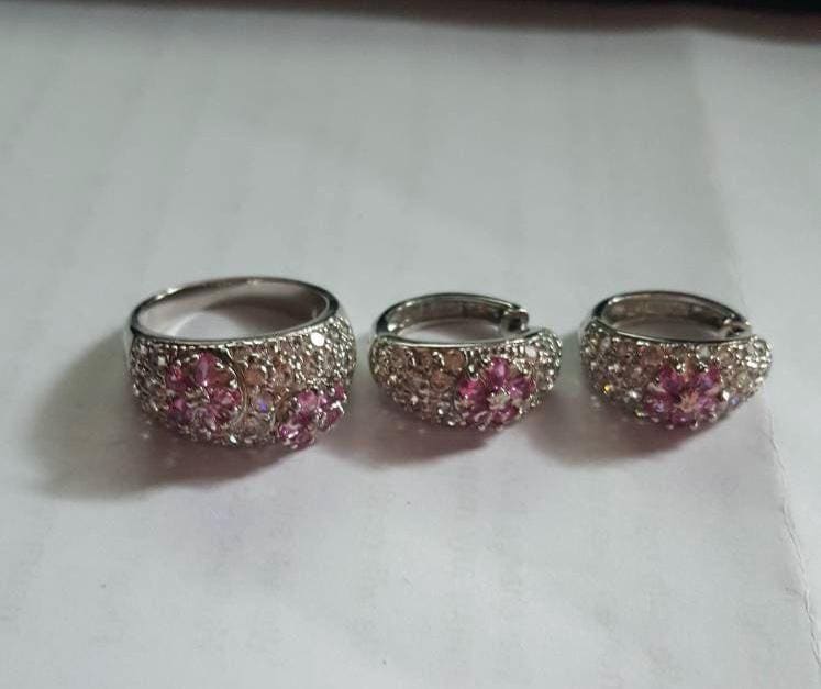 sterling Silber Weiß/Rosa Cz Blume Cluster Ring & Ohrring Set Ps sterling Silber Weiß/Rosa Cz Blume Cluster Ring & Ohrring Set Ps von JewelryGaloreGifts