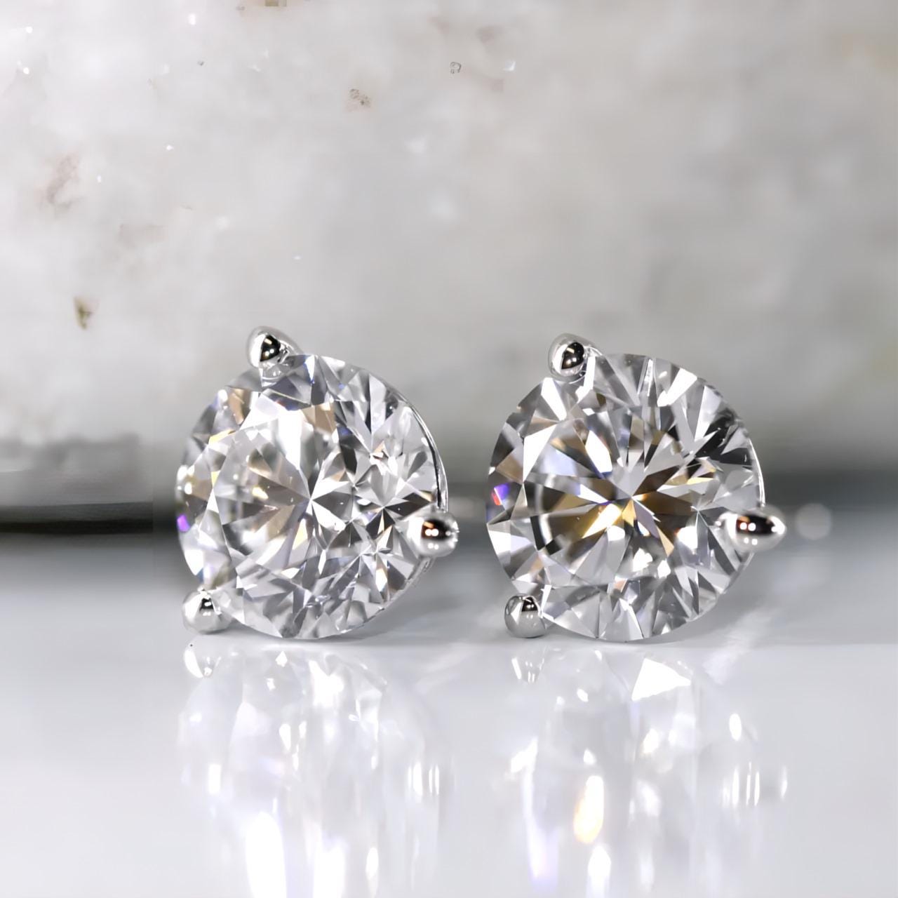 Labor Gewachsene Diamant Ohrstecker - 14K Gold Martini Setting von JewelryHundred