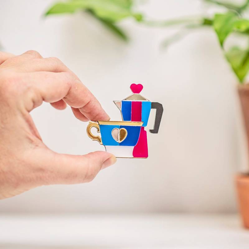 Kaffeemaschine Und Tasse Anstecknadel, Kragenstifte, Bester Freund Kaffeeliebhaber Geschenk, Broschen Für Frauen, Gastgeschenk, Schalnadel von JewelryKatMade