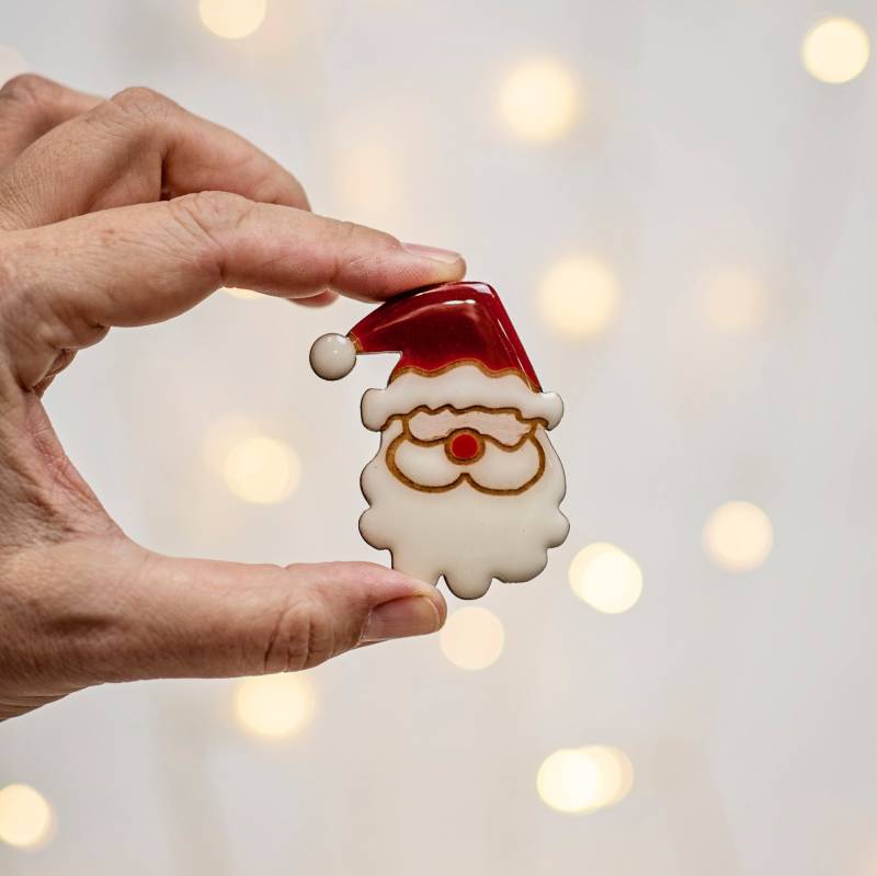 Niedliche Handgemachte Weihnachtsmann Anstecknadel, Wichtel Brosche Für Frauen, Weihnachtsgeschenk Ideen von JewelryKatMade