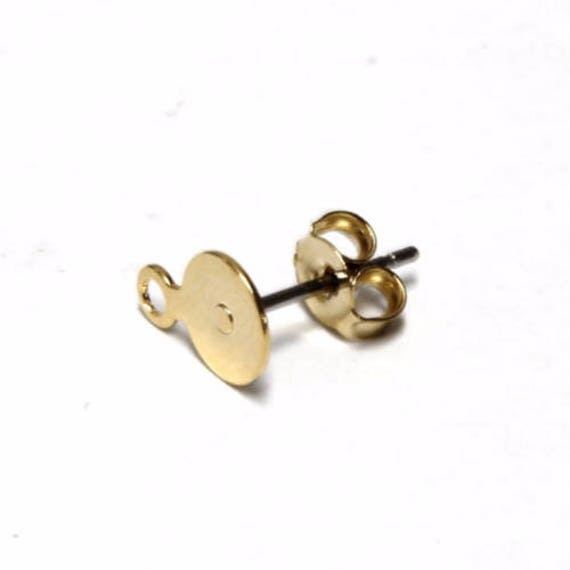 Ohrringstecker Mit 6 Mm Flachem Pad Für Perlen, Nickelfrei, E10-G3, 10 Stück, 16K Vergoldetes Messing, Link Baumelnde Ohrringe Ohrringstecker Mit 6 Mm Flachem Pad Für Perlen, Nickelfrei, E10-G3, 10 Stück, 16K Vergoldetes Messing, Link Baumelnde Ohrringe von JewelryKorea