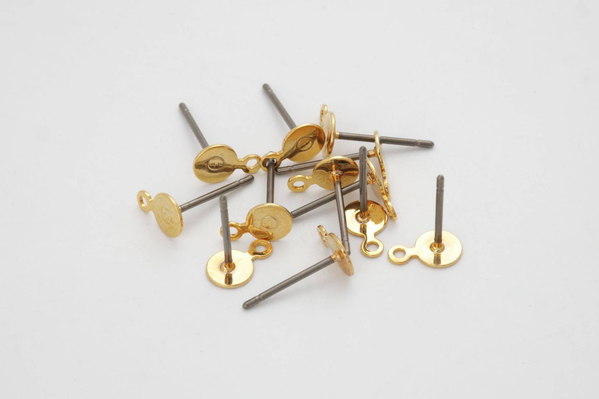 Ohrstecker Mit 4, 5 Mm Flachem Pad Für Perlen, E10-G2, 10 Stück, 16K Vergoldetes Messing, Zubehör Die Herstellung Von Ohrringen, Ohrhänger Ohrstecker Mit 4, 5 Mm Flachem Pad Für Perlen, E10-G2, 10 Stück, 16K Vergoldetes Messing, Zubehör Die Herstellung Von Ohrringen, Ohrhänger von JewelryKorea