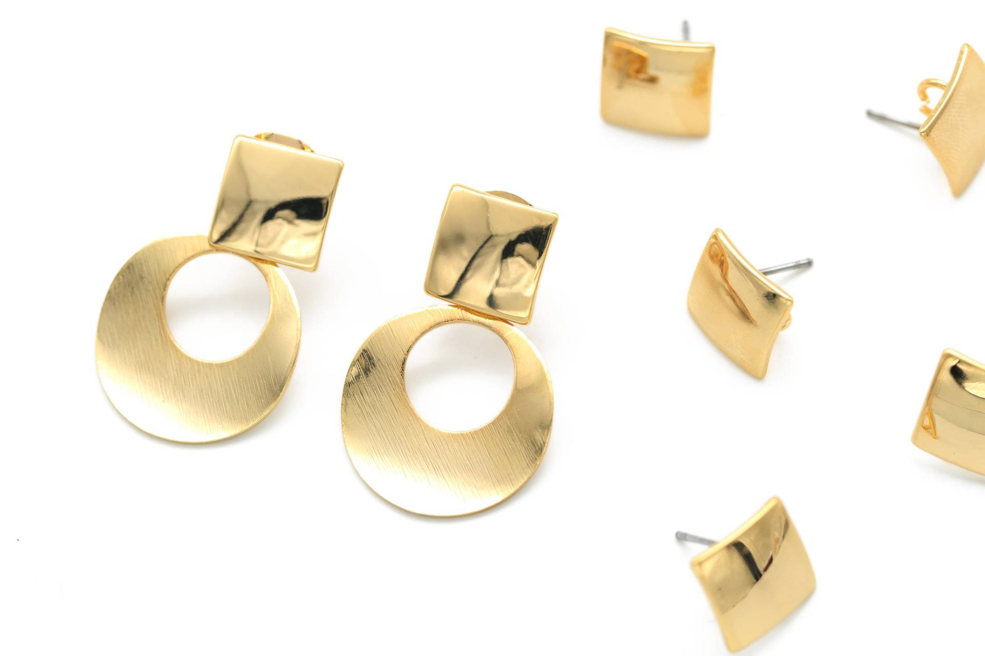 Rhombus Ohrpfosten Mit Link, T8-P4, 2 Stück, 14x14mm, Innere 3mm Offene Verbindung, 16K Vergoldet Messing, Nickel Frei, Ohrring Komponente Rhombus Ohrpfosten Mit Link, T8-P4, 2 Stück, 14x14mm, Innere 3mm Offene Verbindung, 16K Vergoldet Messing, Nickel Frei, Ohrring Komponente von JewelryKorea