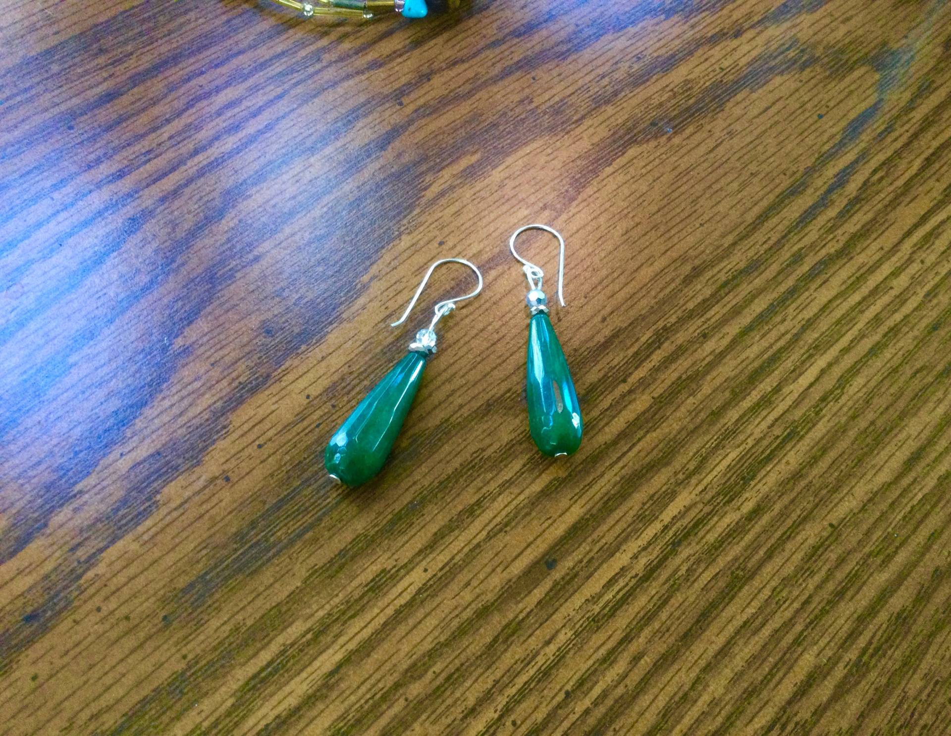 Grüne Jade/Jade Baumeln Ohrringe/Jade Perle Enhancer/Langer Tropfen Natürliche Jade Farbe Verbessert/Gold Filled Enhancer/sterling Silber Ohr Draht von JewelryLoveRocks