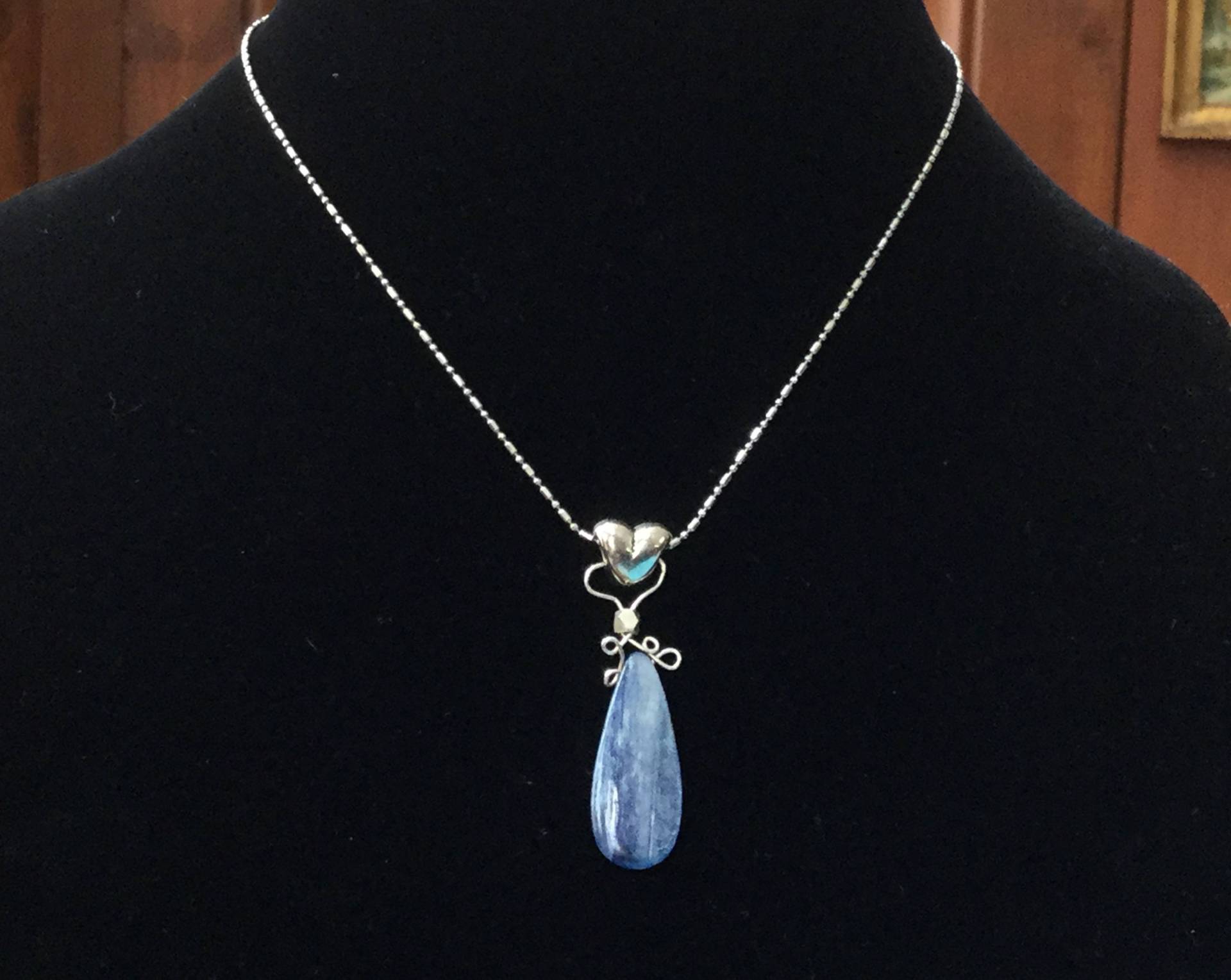 Halskette Blauer Kyanit Tropfen Anhänger Mit Sterling Silber Perle Und Herz Klemme Verkabelung von JewelryLoveRocks