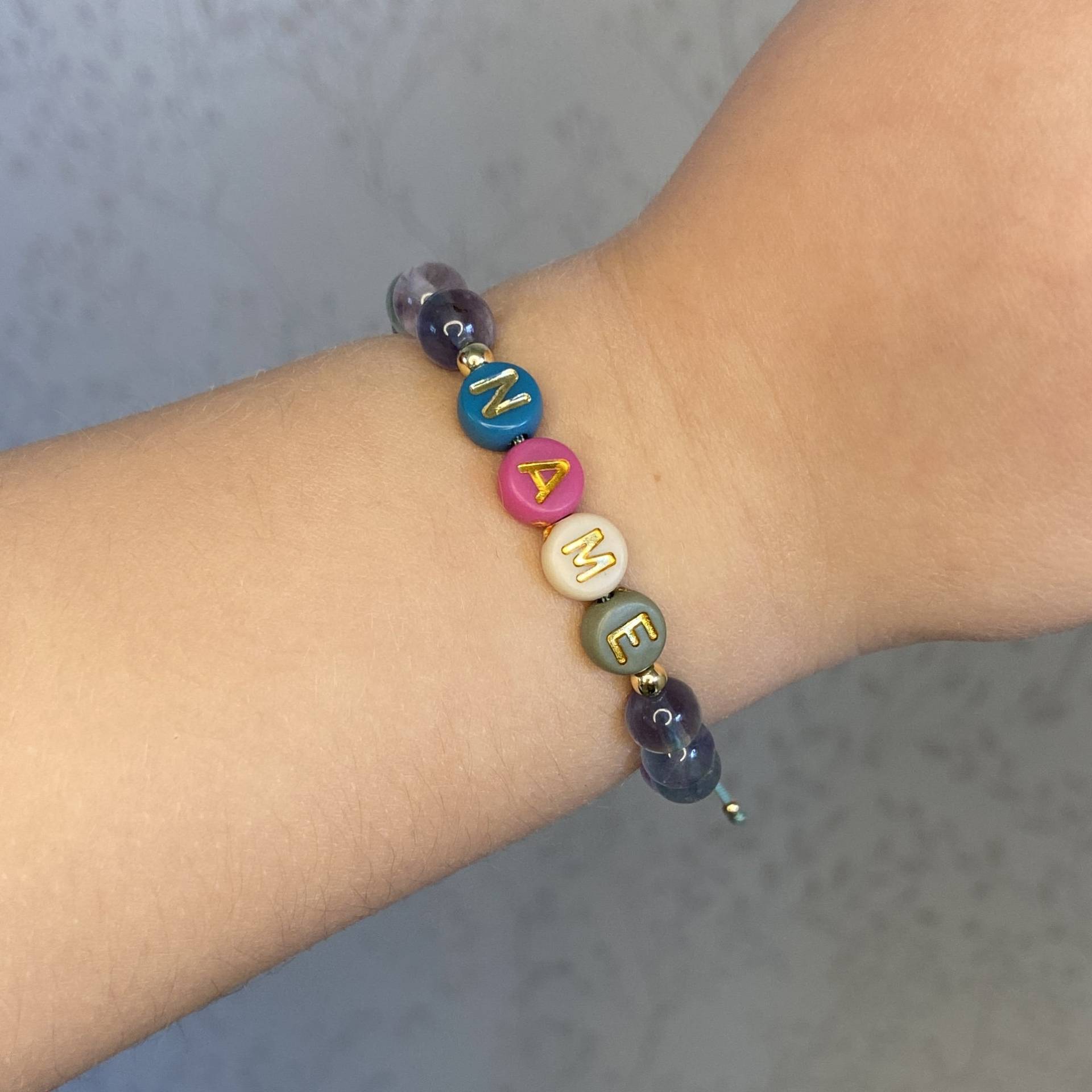 Kids Fluorite | Personalisierbar 6mm Regenbogenfluorit Kugelarmband Edelsteinarmband Makramee Boho 925 Sterling Silber Vergoldet Kids Fluorite | Personalisierbar 6mm Regenbogenfluorit Kugelarmband Edelsteinarmband Makramee Boho 925 Sterling Silber Vergoldet von JewelryOfNani