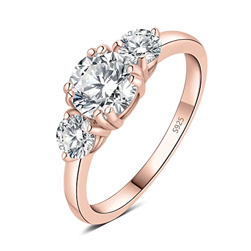 JewelryPalace Drei Stein Rundschliff 1.4ct Moissanite Ring Damen, Verlobungsringe Silber 925 für Frauen, Hochzeitsring Damenring Simulierter Diamant Promise Ring, Mädchen Schmuck mit Stein Rosegold 49 von JewelryPalace