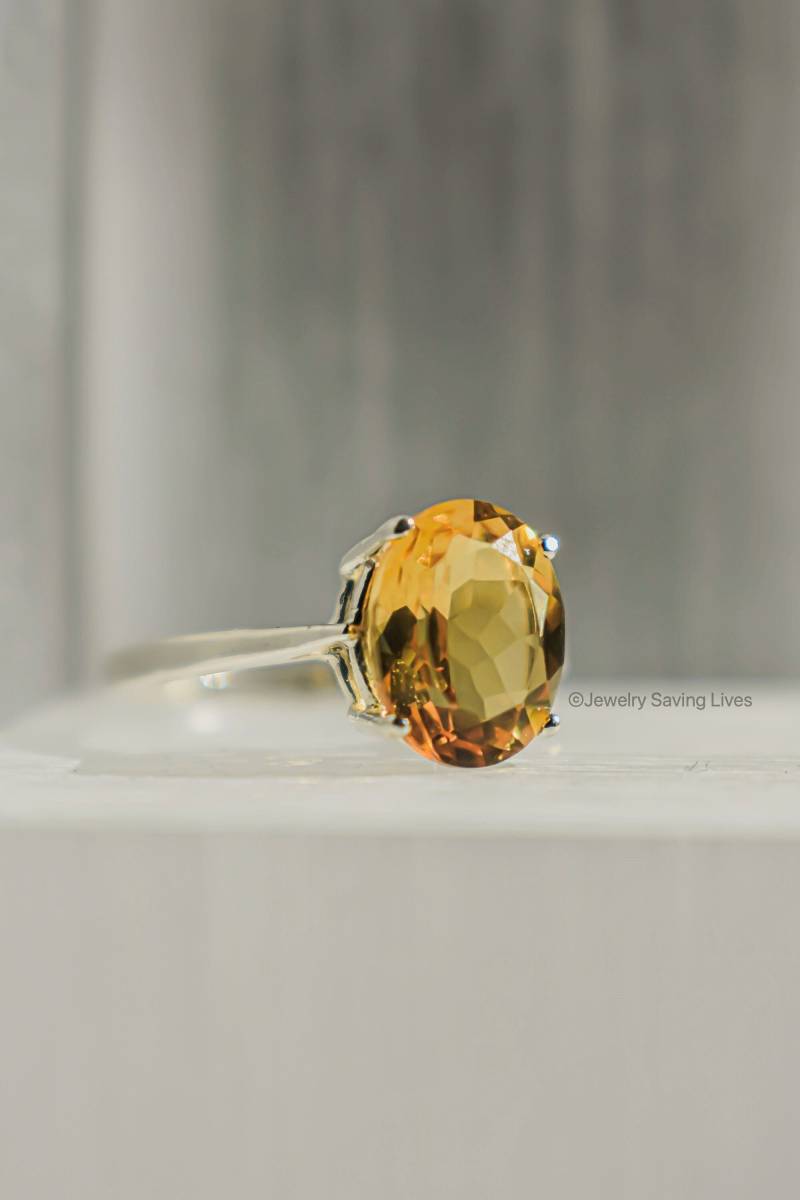 Citrine Ring , Natürlicher Hell Oranger Citrinring Großer Ovaler Facettierter Ist Sterling Silber, Gelb von JewelrySavingLives