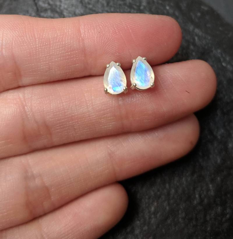 Tropfen Mondstein Ohrstecker, Tropfen Silber Regenbogen Runde Ohrstecker von JewelrySavingLives