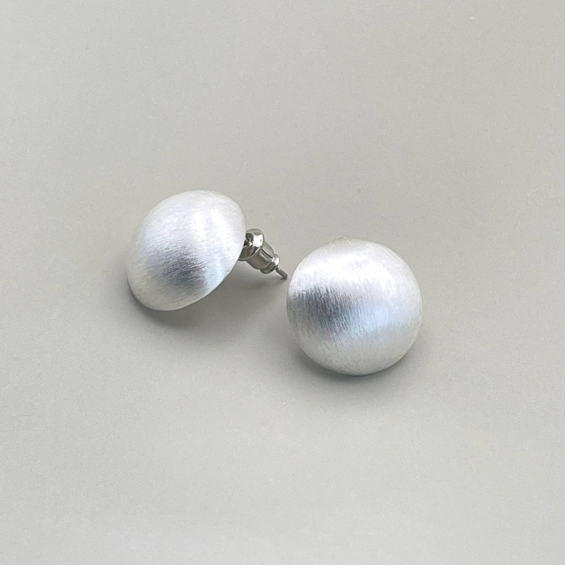 Vintage Schwere Gebürstete Runde Silberohrringe, Einfache Ohrringe, Vintage-Schmuck Vintage Schwere Gebürstete Runde Silberohrringe, Einfache Ohrringe, Vintage-Schmuck von JewelrySupplyMode