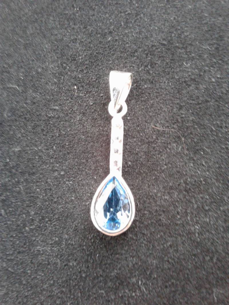 sterling Silber Blauer Topas Teardrop sterling Silber Blauer Topas Teardrop von JewelryTreeShop