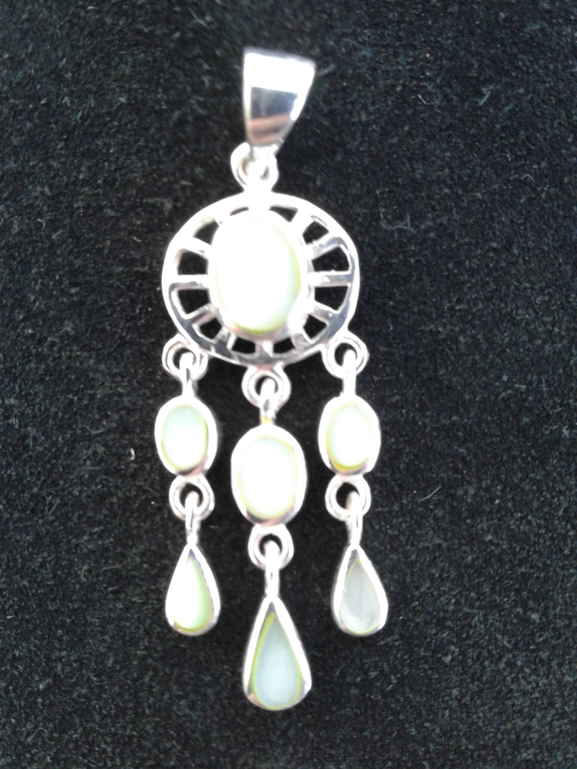sterling Silber Oval Shell Inlay Und Tear Drop Baumanlegestellen Anhänger sterling Silber Oval Shell Inlay Und Tear Drop Baumanlegestellen Anhänger von JewelryTreeShop