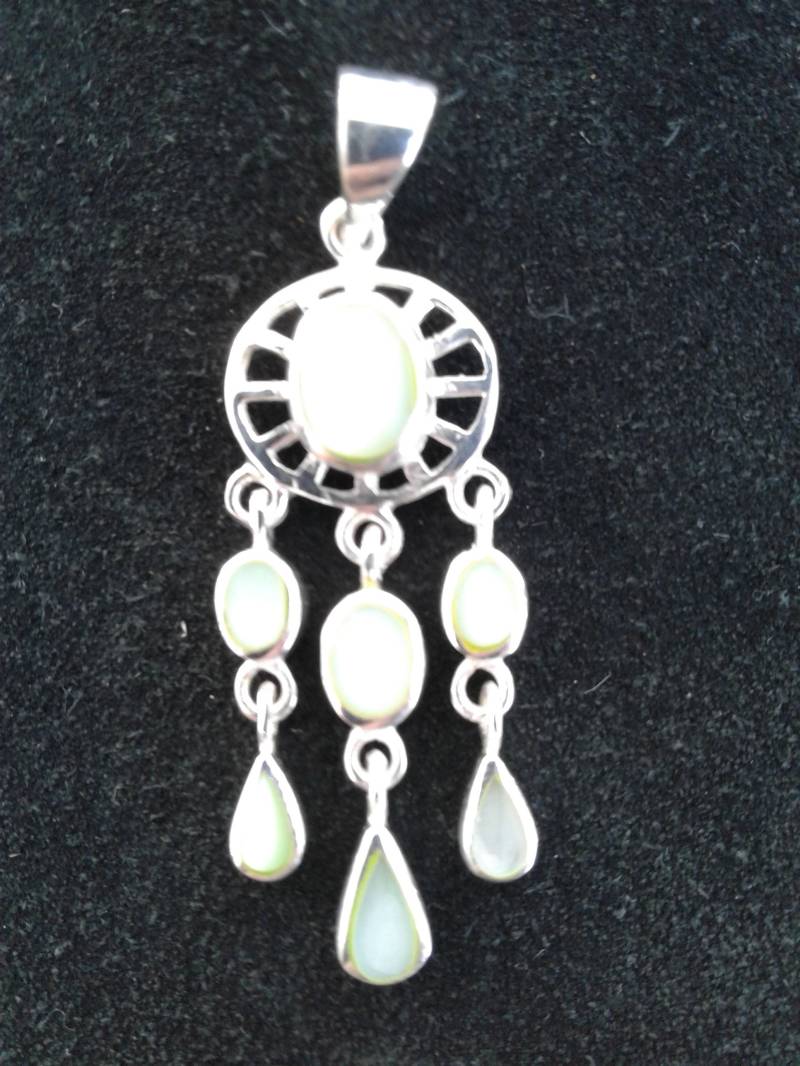 sterling Silber Oval Shell Inlay Und Tear Drop Baumanlegestellen Anhänger sterling Silber Oval Shell Inlay Und Tear Drop Baumanlegestellen Anhänger von JewelryTreeShop