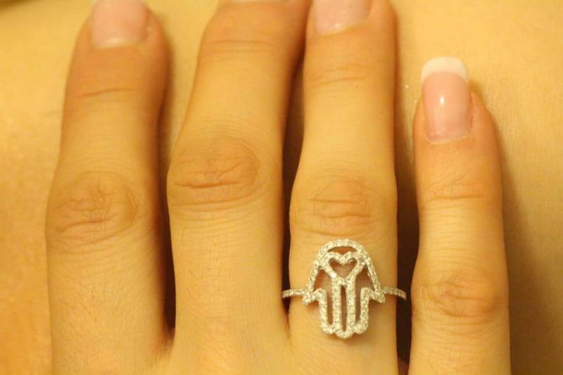 0, 63 Ct F Vs2/Si1 Diamantring Hamsa - 14 K Weissgold /Hamsa Hand von JewelryULoveByAby