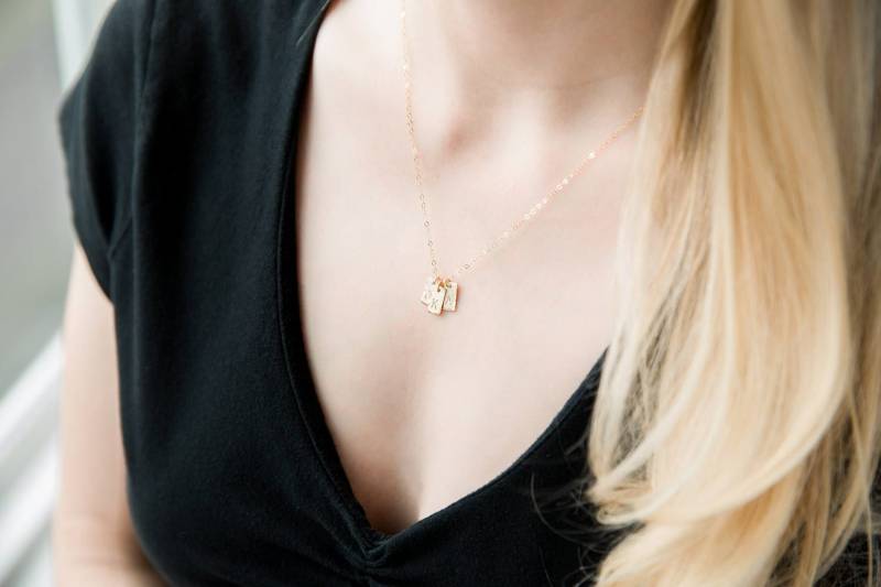 Erste Halskette, Personalisierte Name 1, 2 Oder 3 Initialen Brief Rose Gold Erste Zierliche von JewelryVV