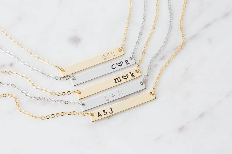 Personalisierte Bar Name Halskette/Gold Initial Brautjungfer Geschenk Hand Gestempelt Schmuck Custom Rose von JewelryVV