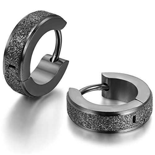 JewelryWe Schmuck Herren Damen Ohrringe, Edelstahl, Sandgestrahlt Creolen Hoop Huggie Ohrstecker, Schwarz von JewelryWe