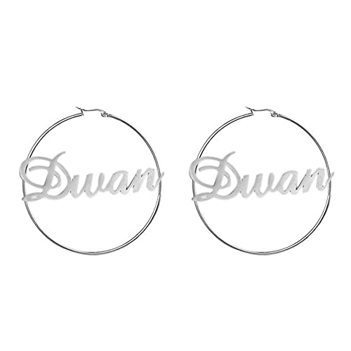 JewelryWe Schmuck Personalisiert Damen Ohrringe Creolen mit Name, Edelstahl Große Rund Kreis Ohrstecker Mädchen Geschenk 60mm Silber von JewelryWe