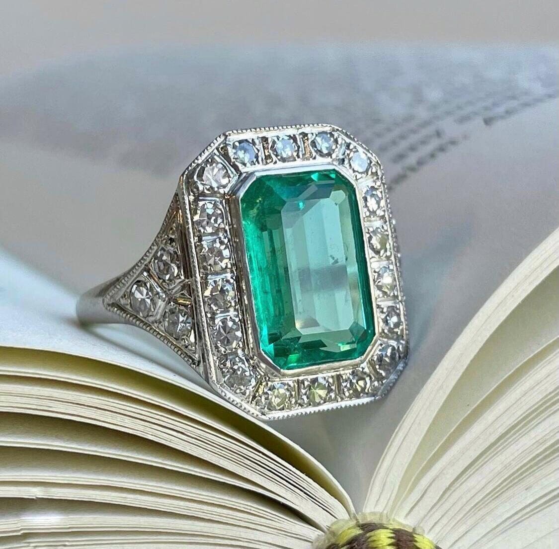 Lab Emerald Verlobungsring, Smaragd Schliff Edelstein Ring, 925 Silber Halo Ring Für Mädchen, Mai Geburtsstein Jahrestag Geschenk von JewelryartIN