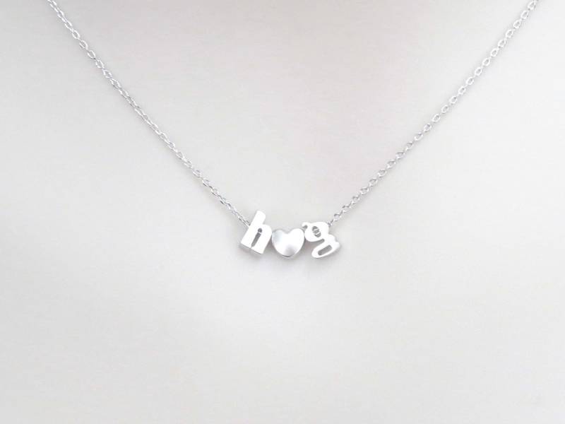 Personalisierte Halskette Kleinbuchstaben Initial + Herz Gold Silber Monogramm 3 von Jewelrybank