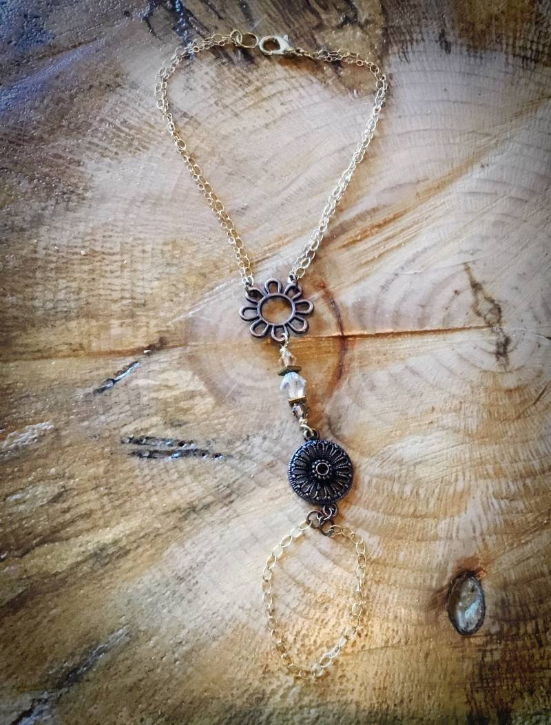 Handgelenk Und Finger Stil Armband Handgelenk Und Finger Stil Armband von JewelrybyAndromeda
