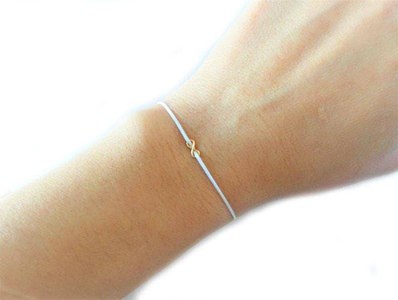 Zarte Silber Unendlichkeit Charme Weiße Schnur Armband, Paar Bff Hochzeit Geschenk, Geschenk Für Die Braut, Ihre Frau von JewelrybyAudev