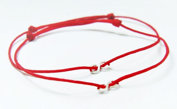 sterling Silber Unendlichkeit Charm Rote Schnur Armband Gehämmert , Armband, Muttertagsgeschenk Von Byae Auf Etsy von JewelrybyAudev
