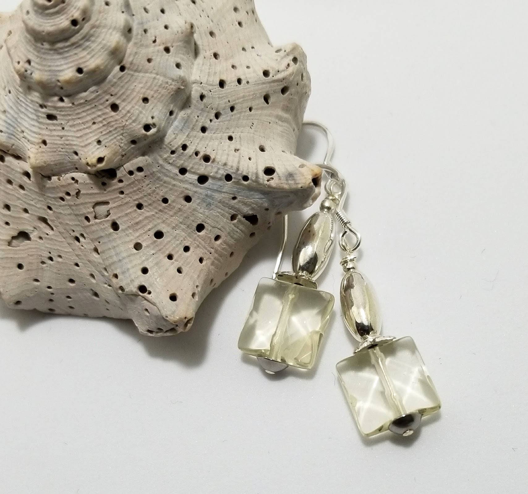 Facettierte Zitrone Quarz Halb-Edel Edelsteine, Geschmückt Mit Tubular Spacers & Sterling Silber Ohrdrähte #500 Facettierte Zitrone Quarz Halb-Edel Edelsteine, Geschmückt Mit Tubular Spacers & Sterling Silber Ohrdrähte #500 von JewelrybyGerina
