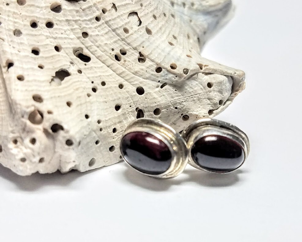 Granat Sterling Silber Ohrstecker Bordeaux Edelstein Schmuck Granat Sterling Silber Ohrstecker Bordeaux Edelstein Schmuck von JewelrybyGerina