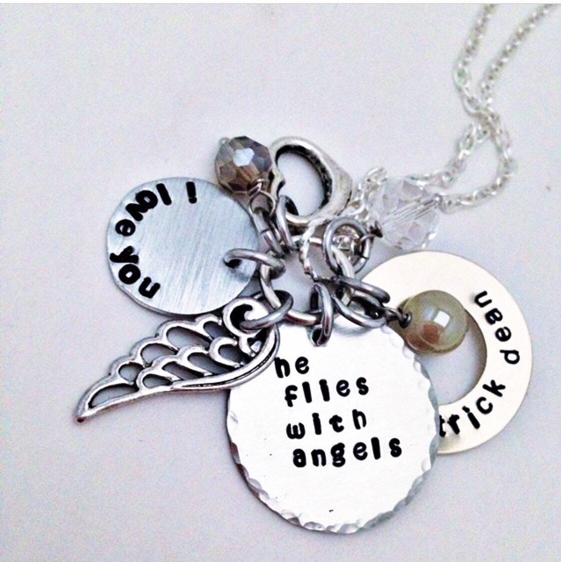 Er Fliegt Mit Engeln Er Fliegt Mit Engeln von JewelrybyJillyBean
