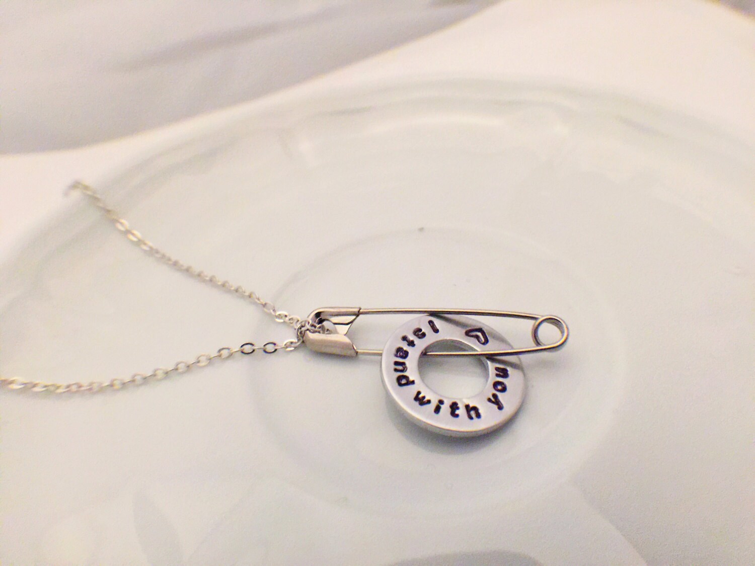 Sicherheitsnadel Halskette Sicherheitsnadel Halskette von JewelrybyJillyBean