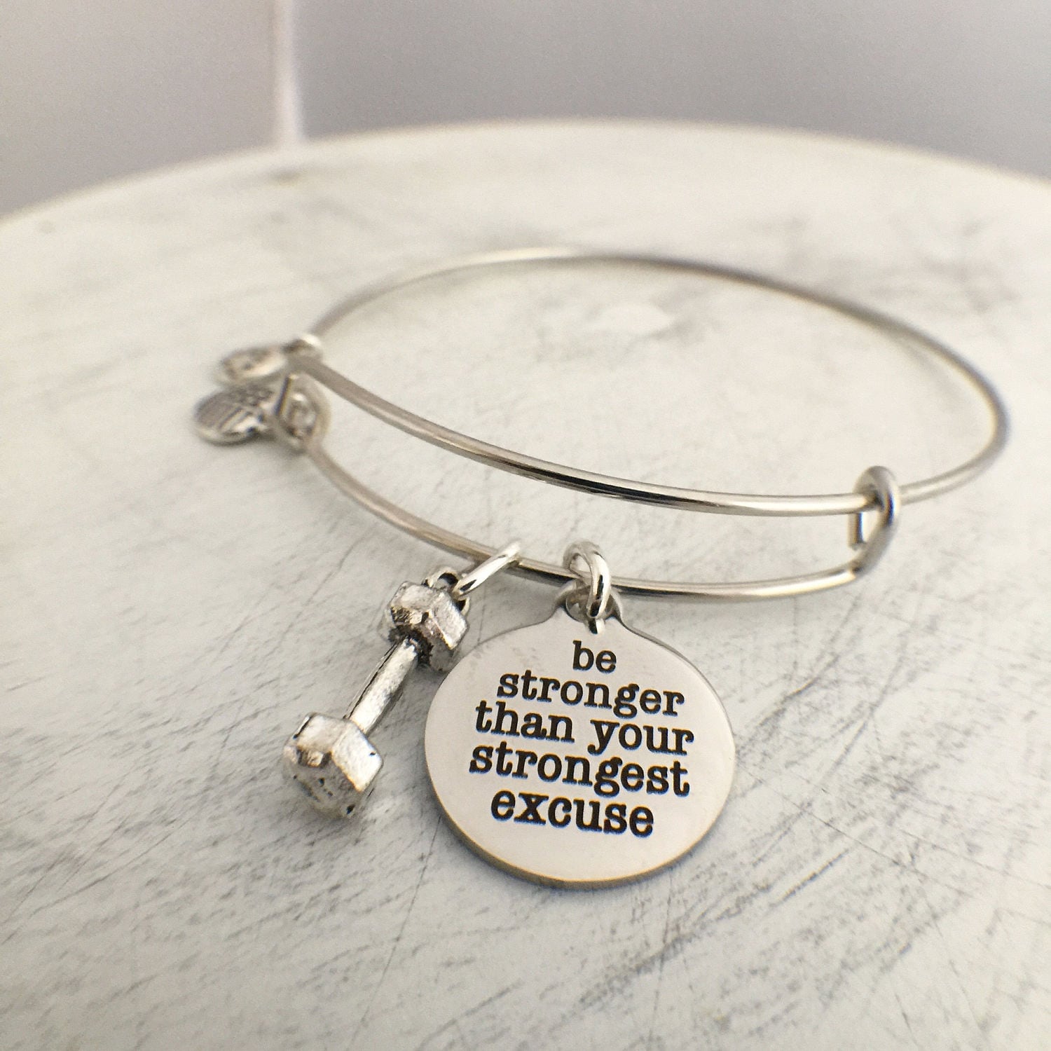 Werden Stärkere Armreif Werden Stärkere Armreif von JewelrybyJillyBean
