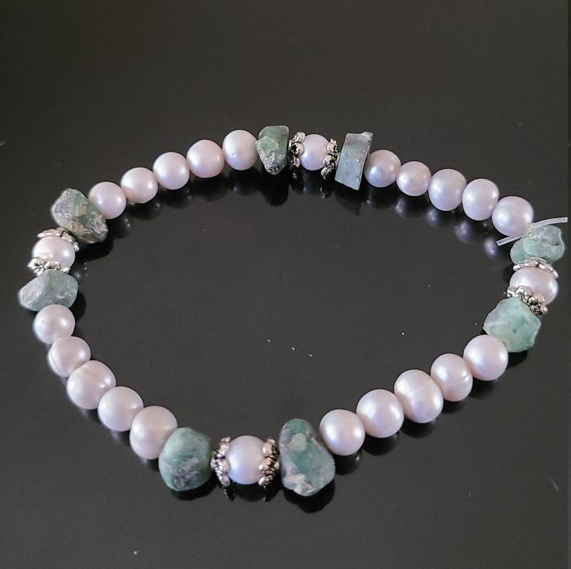 Handgefertigtes Perlenarmband-Edelstein Handgefertigt Armband-Roh Smaragd Armband-Geschenk Für Sie von JewelrybyJohnM