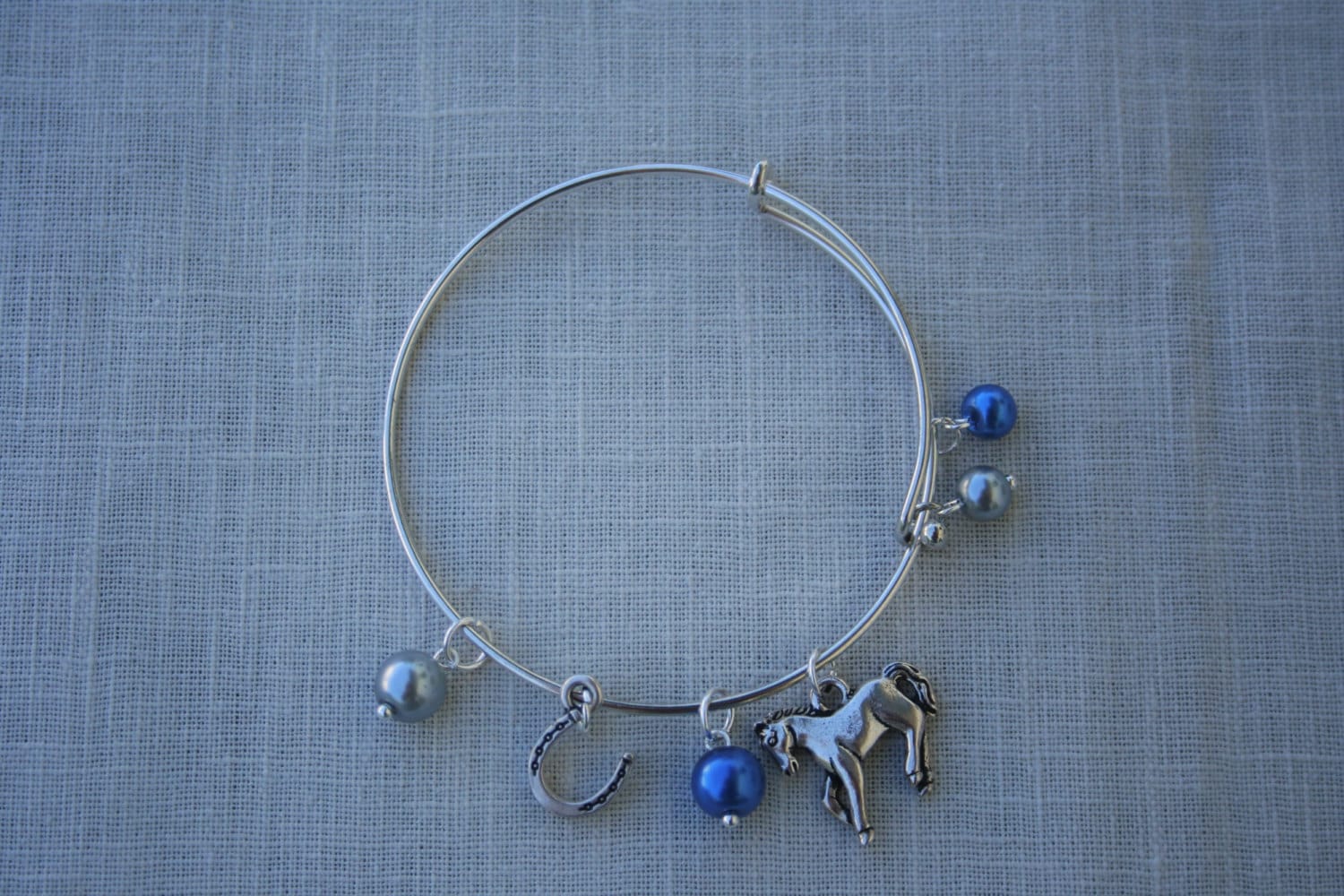 Neue Jersey College Armreif/Charme Armbänder - Kapuze College, Seton Hall U., Von New Jersey, William Patterson U Neue Jersey College Armreif/Charme Armbänder - Kapuze College, Seton Hall U., Von New Jersey, William Patterson U von JewelrybyNoel
