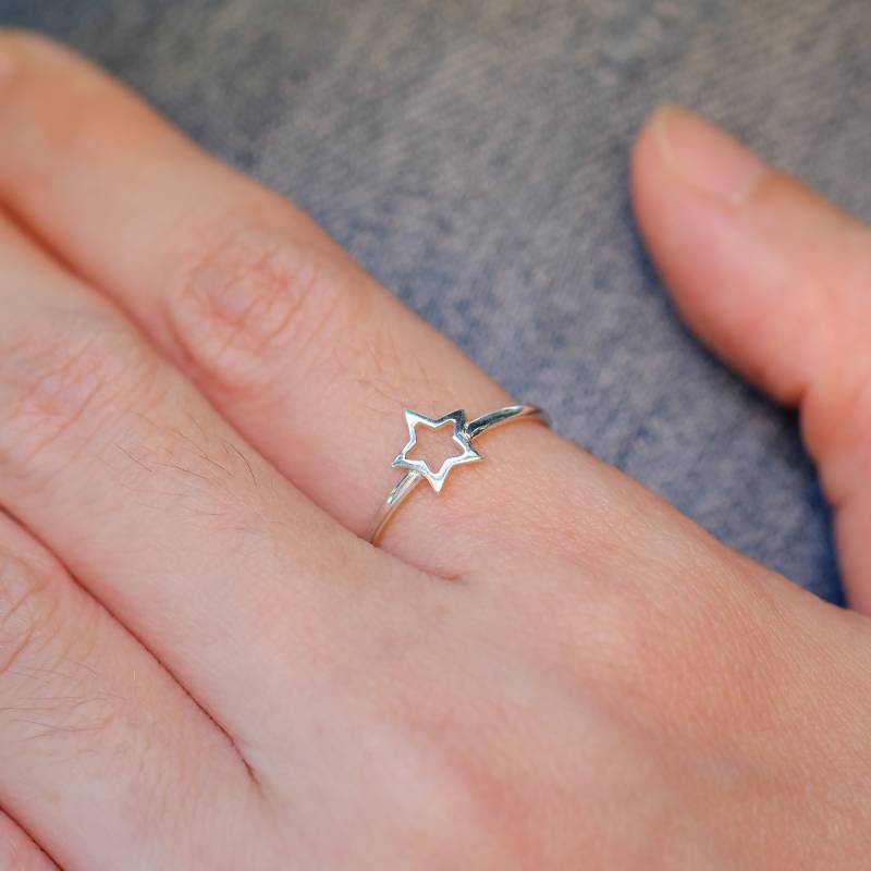 Kleiner Sternring Aus Sterlingsilber Zierlicher, Stapelbarer Schmuck von JewelrybyPITK