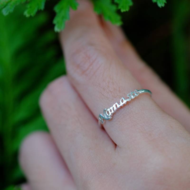 Namaste Ring Sterling Silber Yoga Schmuck, Inspirational Geschenk Namaste Ring Sterling Silber Yoga Schmuck, Inspirational Geschenk von JewelrybyPITK