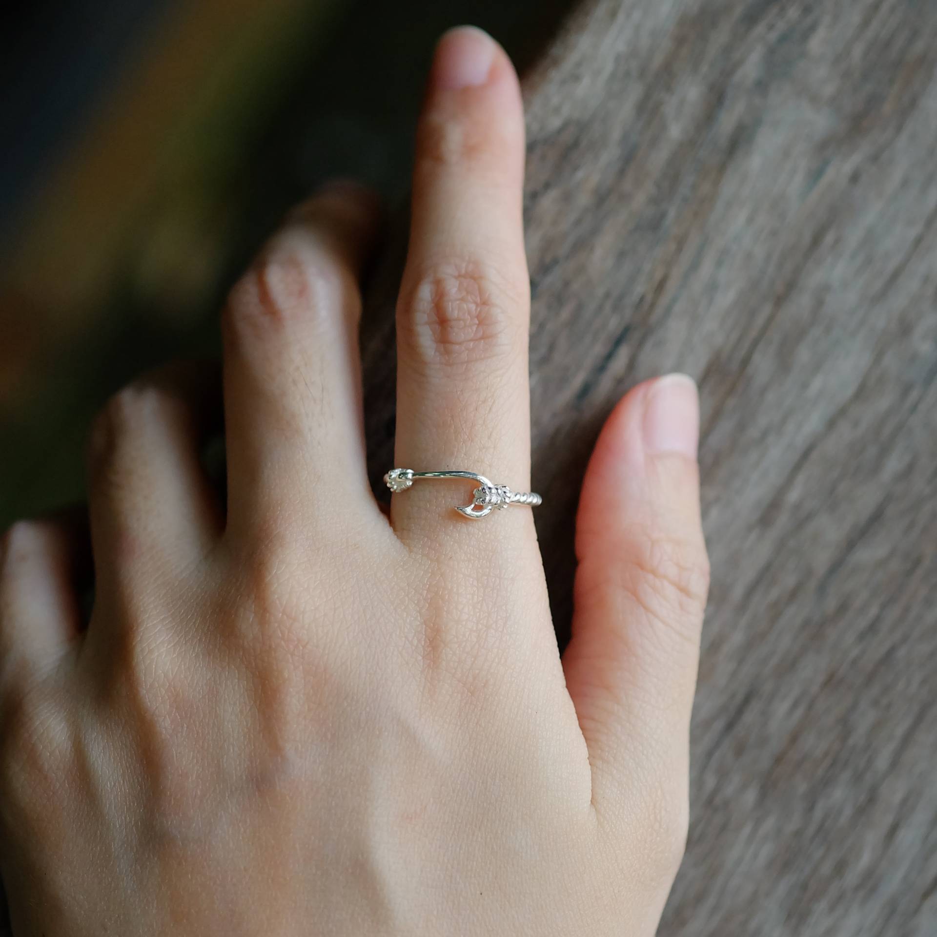 Sterling Silber Angeln Ring, Fisch Haken Seitlich Haken, Schmuck, Strand Taufe Geschenk Sterling Silber Angeln Ring, Fisch Haken Seitlich Haken, Schmuck, Strand Taufe Geschenk von JewelrybyPITK