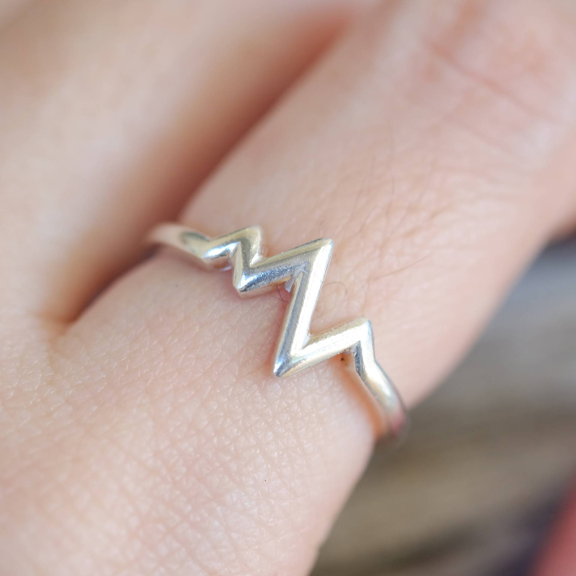 sterling Silber Herzschlag Ring Handgemachter Puls Schmuck, Herzfrequenz Ring, Krankenschwester Geschenk sterling Silber Herzschlag Ring Handgemachter Puls Schmuck, Herzfrequenz Ring, Krankenschwester Geschenk von JewelrybyPITK