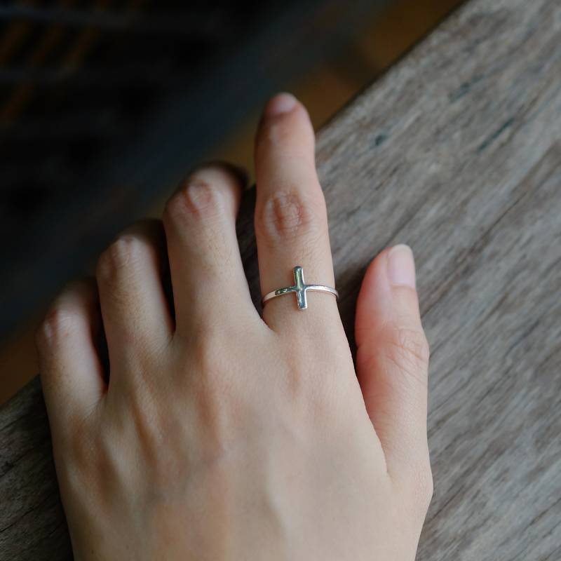 sterling Silber Kleiner Kreuz Ring Seitlich Religiöser Schmuck sterling Silber Kleiner Kreuz Ring Seitlich Religiöser Schmuck von JewelrybyPITK