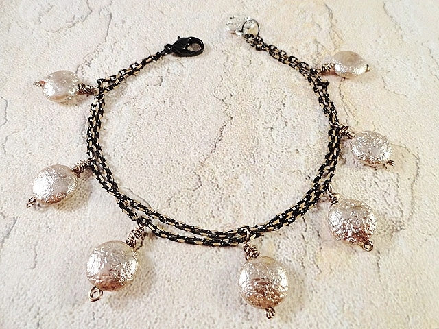 Gemischte Metall Armband Silber Glanz Glas Perlen Charm Handgefertigte Schmuck Geschenk Mutter Tag Geburtstag Urlaub Für Sie Gemischte Metall Armband Silber Glanz Glas Perlen Charm Handgefertigte Schmuck Geschenk Mutter Tag Geburtstag Urlaub Für Sie von JewelrybyPJ