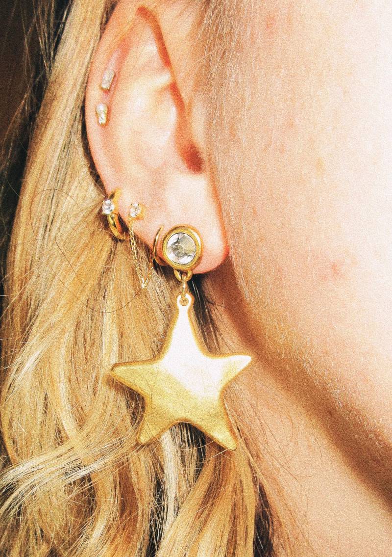 Lünette Tropfen Ohrstecker Stern Ohrringe-Gehämmert Charme Auf Antik Vintage Gold Cz Ohrstecker, Elegante Einzigartige Ohrringe, Spaß Schmuck Lünette Tropfen Ohrstecker Stern Ohrringe-Gehämmert Charme Auf Antik Vintage Gold Cz Ohrstecker, Elegante Einzigartige Ohrringe, Spaß Schmuck von Jewelrybynlg