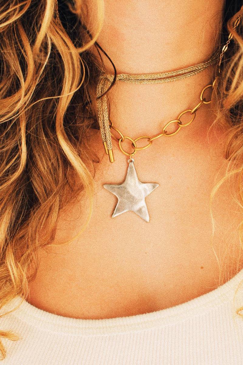 Strukturierte Antike Goldkette Aus Metall Mit Jumbo-Sternkette Sterlingsilber, Elegante Charm-Halskette Strukturierte Antike Goldkette Aus Metall Mit Jumbo-Sternkette Sterlingsilber, Elegante Charm-Halskette von Jewelrybynlg