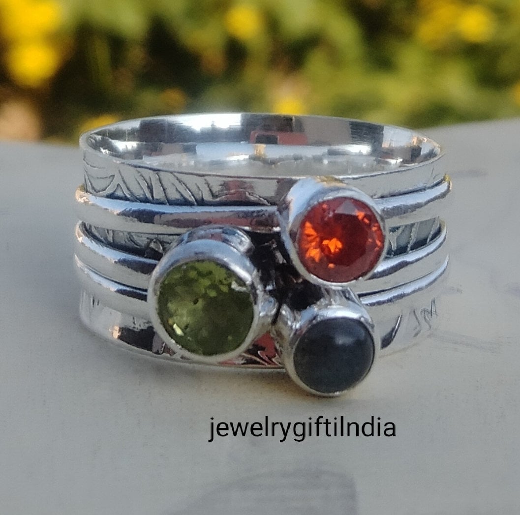 Amethyst, Peridot, Granat Edelstein Ring, 925 Sterling Silber Spinner Handgemachter Angst Meditation Frauen Ring von JewelrygiftIndia