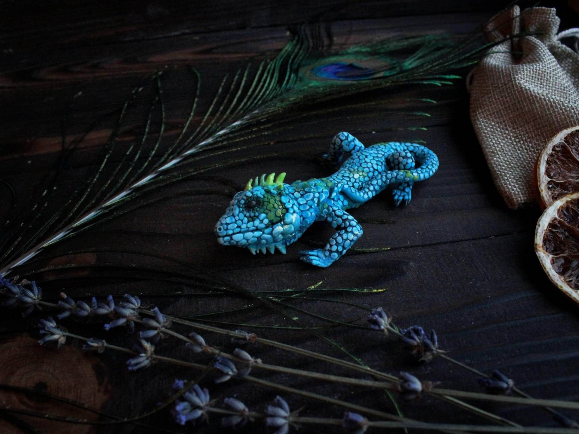 Handgemachte Polymer Clay Iguan Skulptur Eidechse Brosche Oder Anhänger Handgemachte Polymer Clay Iguan Skulptur Eidechse Brosche Oder Anhänger von Jewelrylimanska