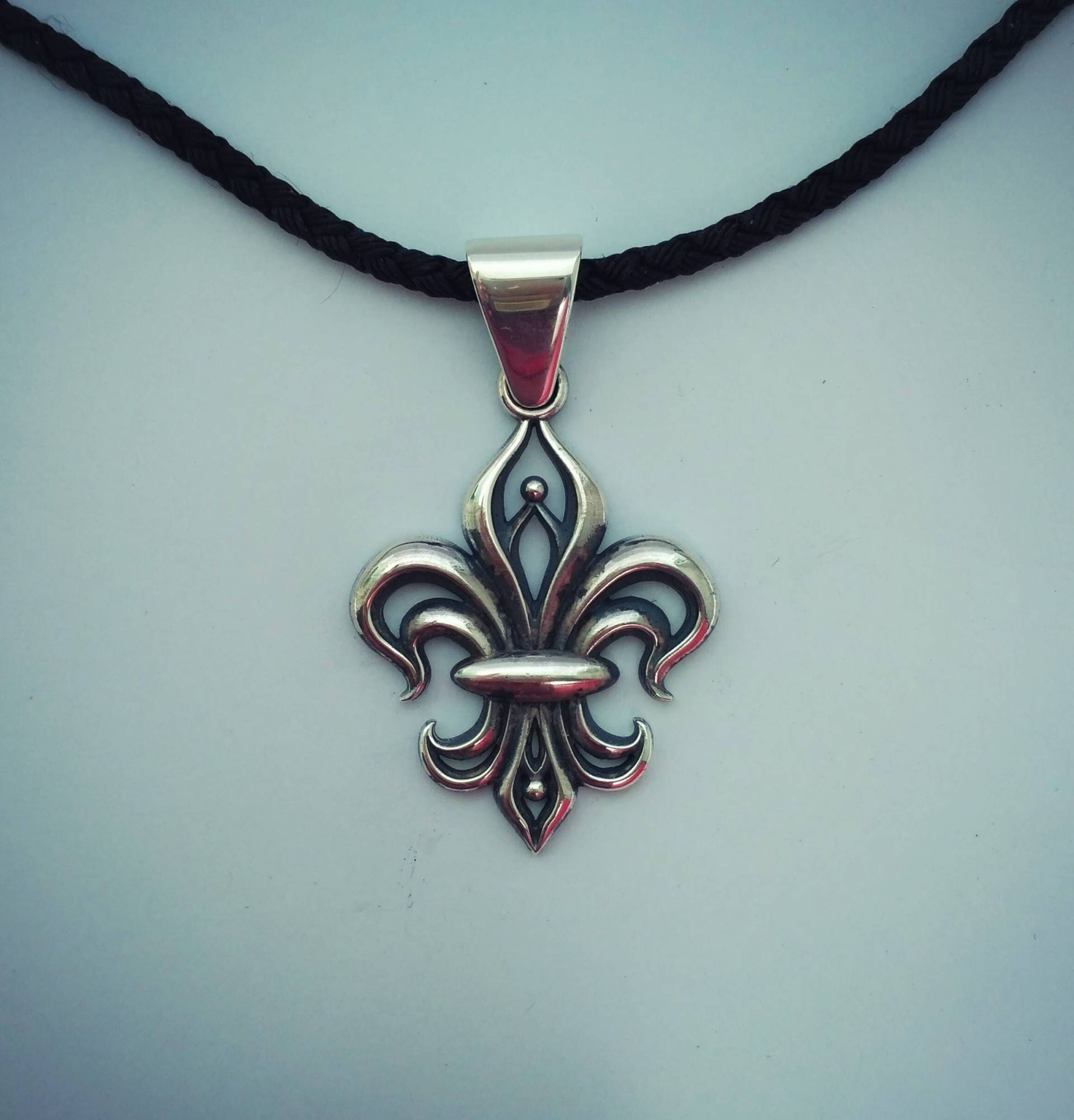 Königliche Lilie Silber Anhänger Neklace. Valentinstag Geschenk von Jewelrywax